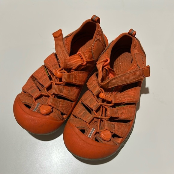 Big Boys Keens, Size 2, Orange & Grey - Picture 1 of 3